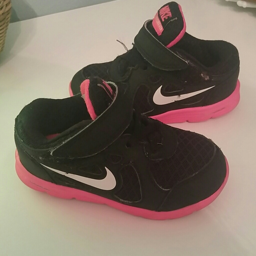 Toddler girls Nike Lunar Forever Black Pink size 6